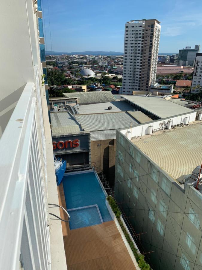 Hola! Condotel @ Inspiria Davao Exterior foto