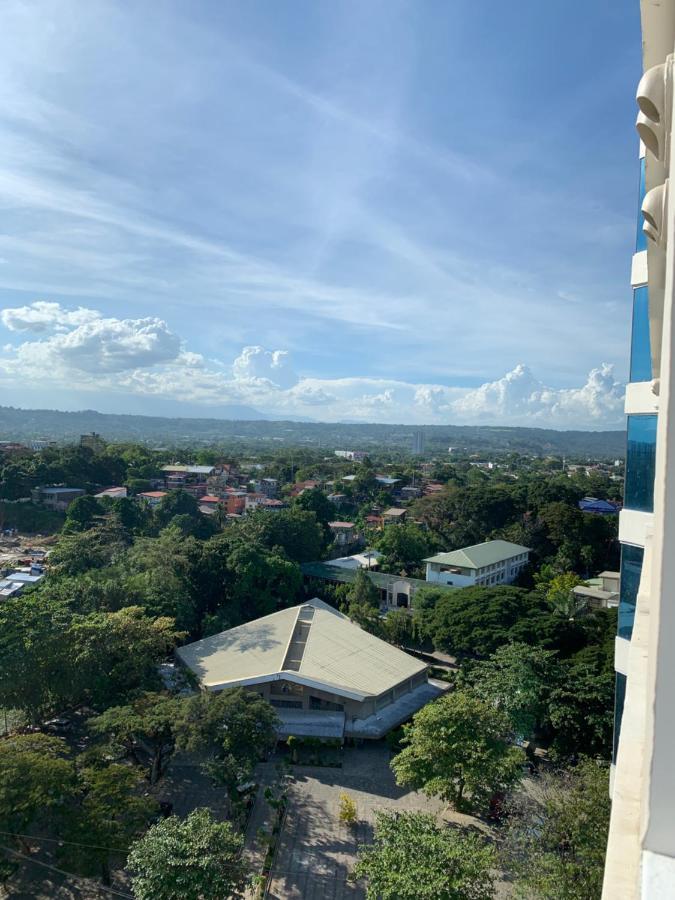 Hola! Condotel @ Inspiria Davao Exterior foto